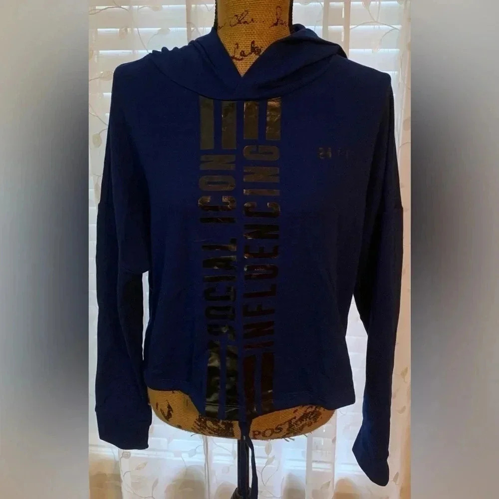 New York & Company Ming Blue Social Icon & Influencing Soho Street Hoodie size M - Picture 3 of 9